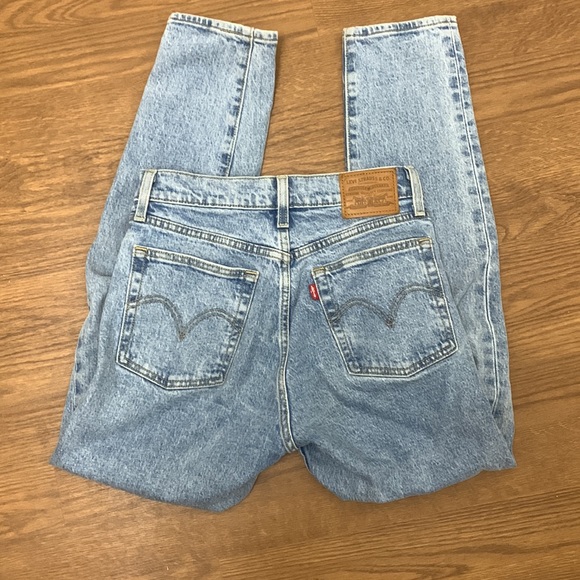 Levi’s WEDGIE FIT ANKLE WOMEN'S JEANS - Picture 4 of 8